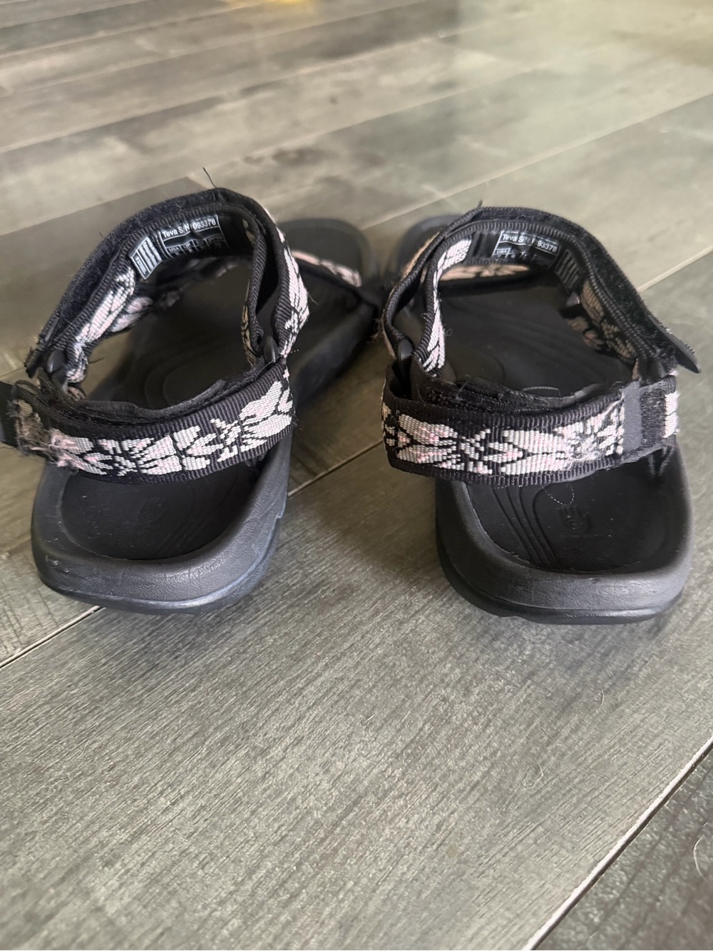 Teva Hurricane XLT2 Sandals Women's Size 8 Black Pink Geometric Strappy 1093378 - Picture 5 of 8
